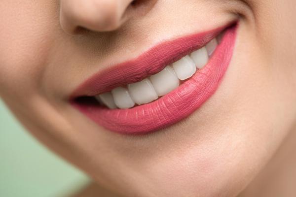 women-beauty-tips-perfect-lips-with-nice-smile