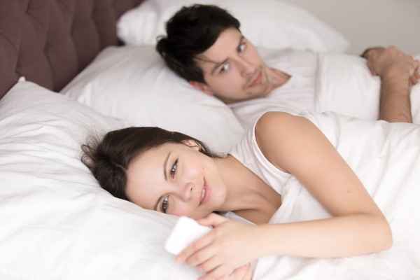 wife-cheating-with-her-husband-texting-late-night