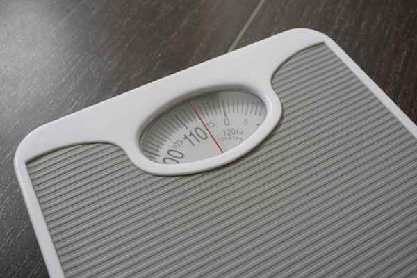 weighing-scale-showing-weight-above-hundred