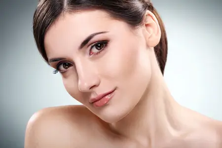 beautiful-brunette-with-clean-face