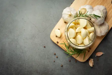 garlic-oil-treatment