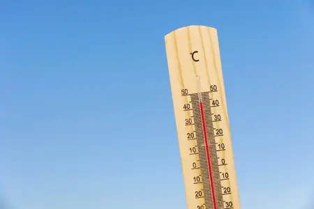 thermometer-showing-high-temperature