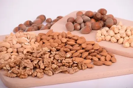 eat-magnesium-rich-nuts-to-get-relief-from-migraine